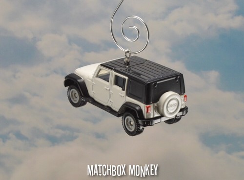 Jeep Wrangler Unlimited Custom Christmas Ornament 1/64 Hard Top '16, '17, '18 - Picture 9 of 10