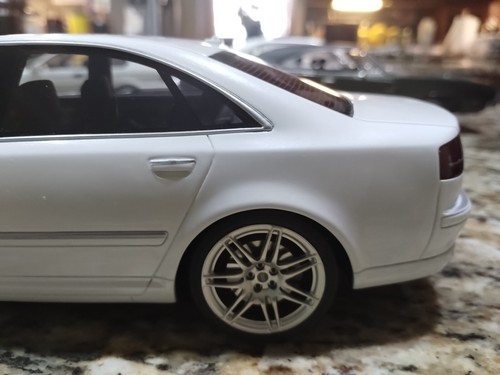 COCHE RESINA Otto AUDI S8 V10 ESCALA 1/18 Blanco Dañado Usado Suelto Sin Caja - Imagen 4 de 23