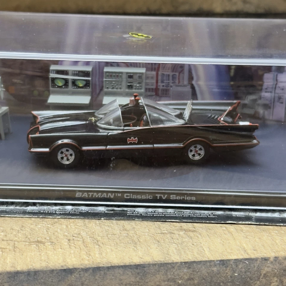 Batman Begins & Classic TV Series Batmobile Die Cast Eaglemoss Collectors Models - Image 3 of 4