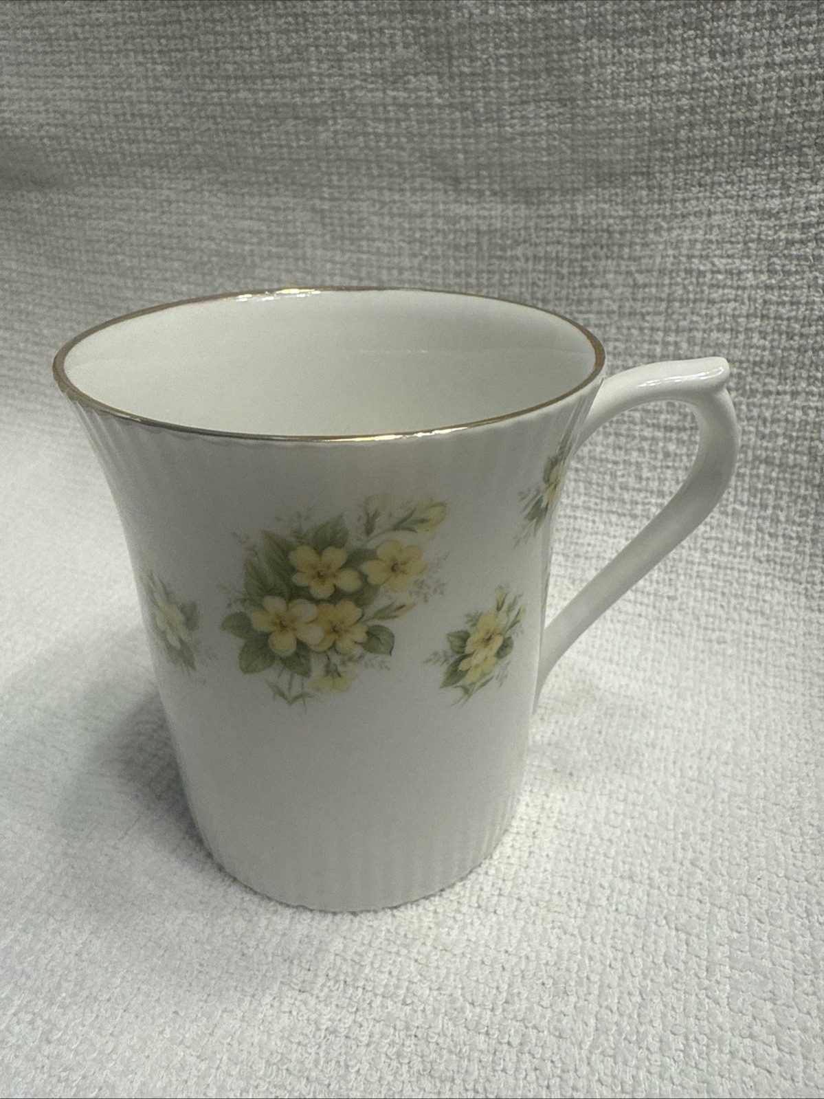 Vintage Yellow Floral Queens Fine Bone China Made In England Mug Coffee Tea Cup
