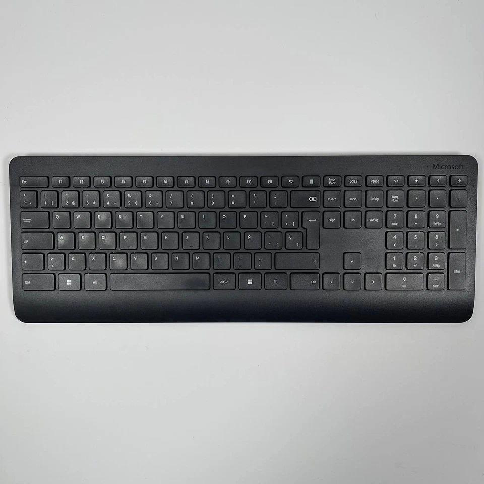Microsoft Wireless Desktop 900 Wireless Keyboard and Mouse Combo for Windows/Mac - Image 3 of 4