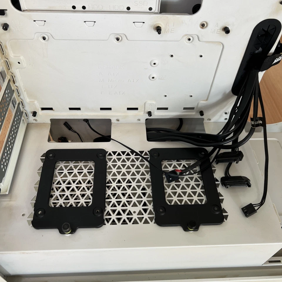 Corsair iCue 5000X RGB - PC Mid-Tower Case - Image 3 of 4