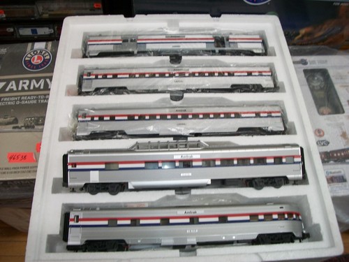 MTH 20-6548 " JUEGO DE 5 VAGONES DE PASAJEROS AMTRAK, NUEVO, 17 1/2" "LOTE #46712 | Zustand: New