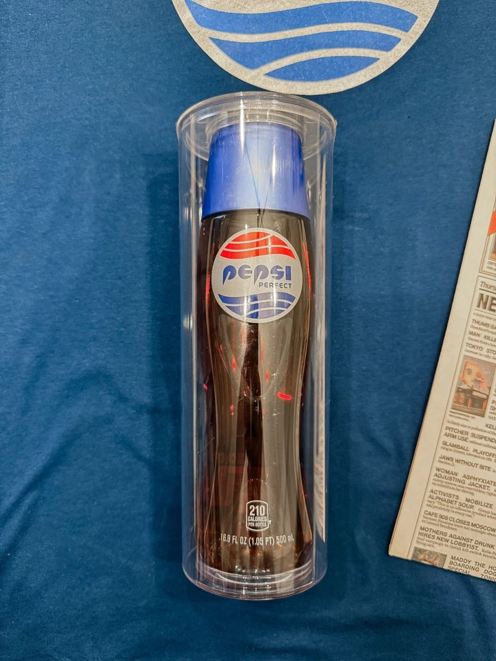 Back to the Future - Pepsi Perfect Bottle NYCC 2015 Rare Collectible Bundle - Image 2 of 4