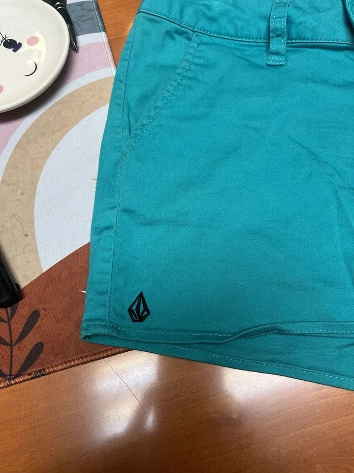 Volcom Women's size 0 / 24 Turquoise Teal Aqua Blue Chino Shorts Frochickie V5 - Image 3 of 4