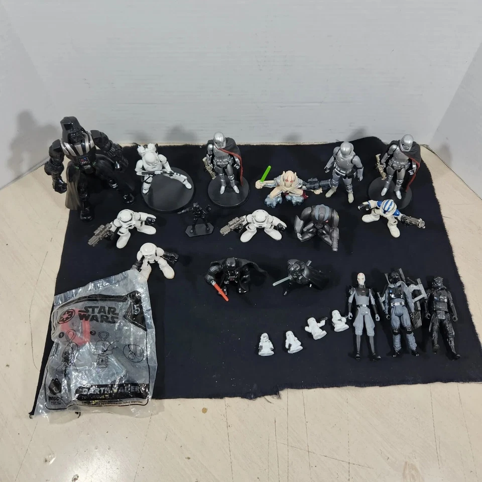 Lote misto de 22 bonecos de leilão de Star Wars Storm Troopers Darth Vader Tie Pilots - Imagem 2 de 4