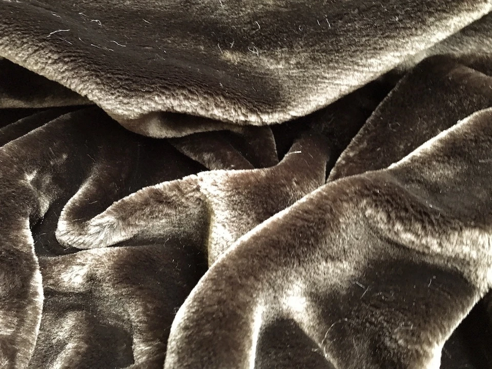 Kurzhaar Kunstfell Stoff Kuscheliges Webpelz Nerz Pelz Dark Braun New Boa Brown - Bild 4 von 4