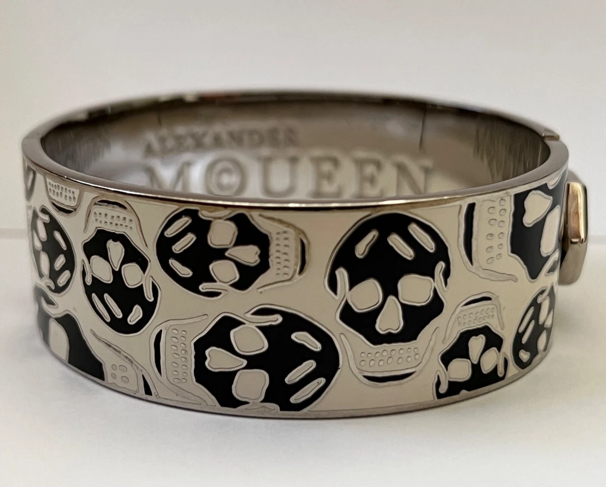 Alexander mcqueen shop enamel skull ring