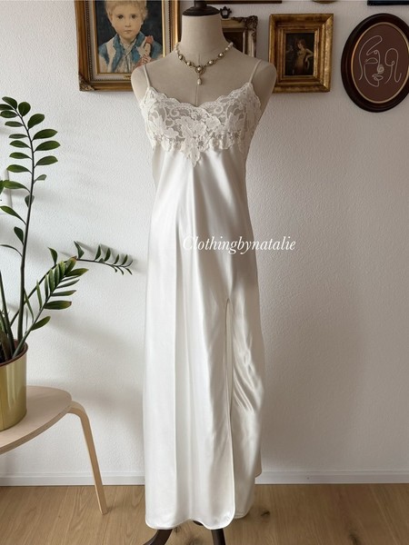 Victoria’s Secret White Satin Maxi Gown Size S-Excellent Cond*No US Shipping*