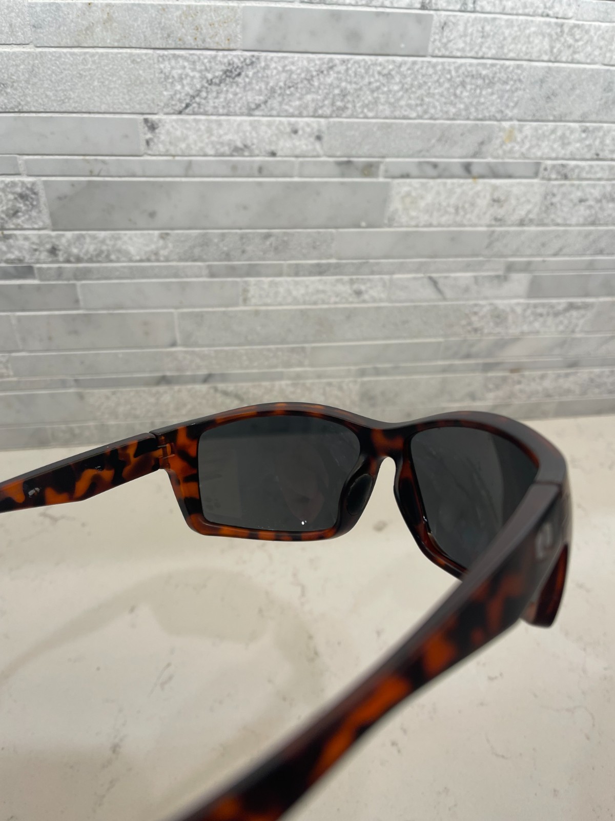 Tortoise Shell Pattern Sunglasses Brown Lens UV P… - image 5