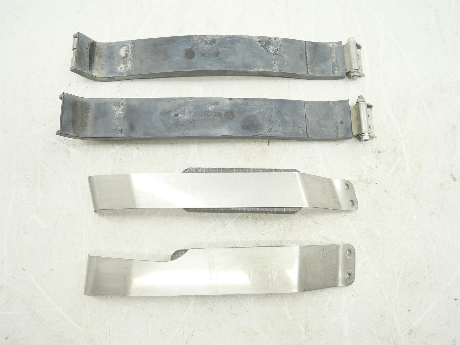 Used Fuel Gas Tank Mount Strap Bracket Set 2016-2021 McLaren 570S 11K0077CP OEM