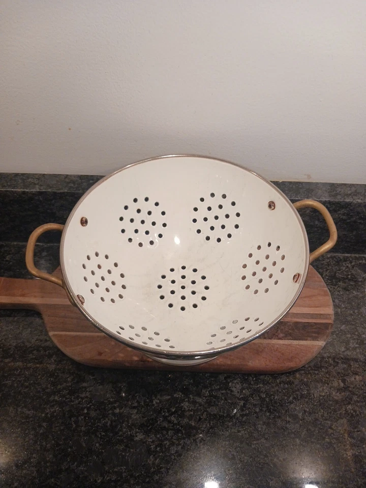 Colador Regency Club 9 pulgadas blanco con asas a base de patrón de frutas Foto 4 de 4