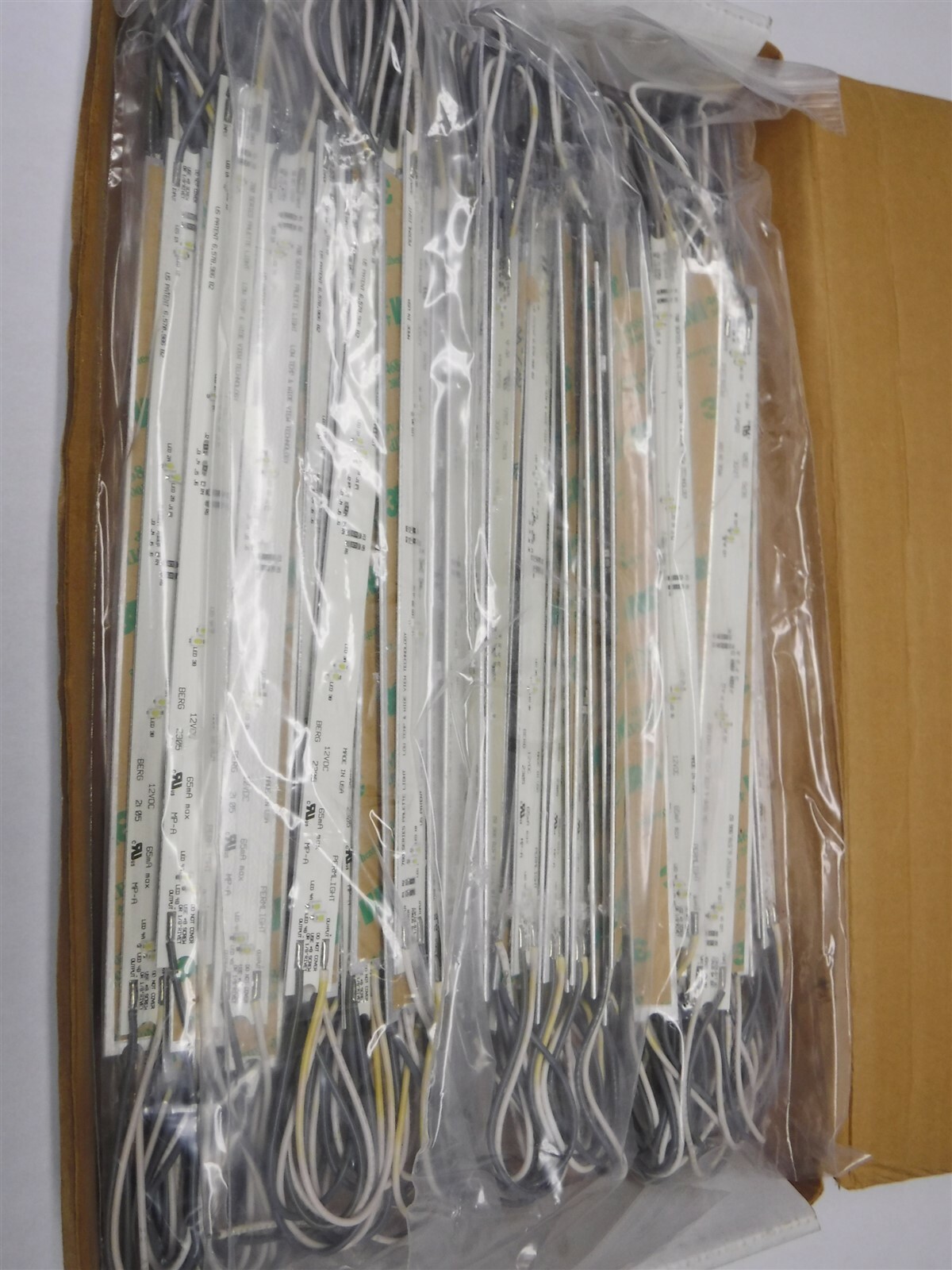 New In Box Permlight 780-White Palette Light LED System 100PCS Total W4