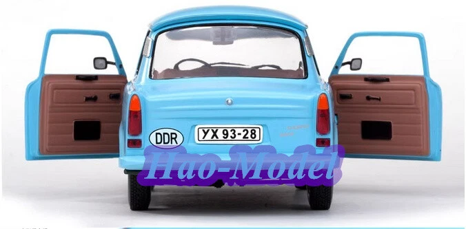 Sunstar 1:18 Trabant 601 Model Car Diecast Metal Display Hobby Toys Blue/Green - Image 4 of 4