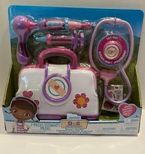 New In Box Disney Junior Doc McStuffins Doctors Bag 7-Piece Set Age 3+