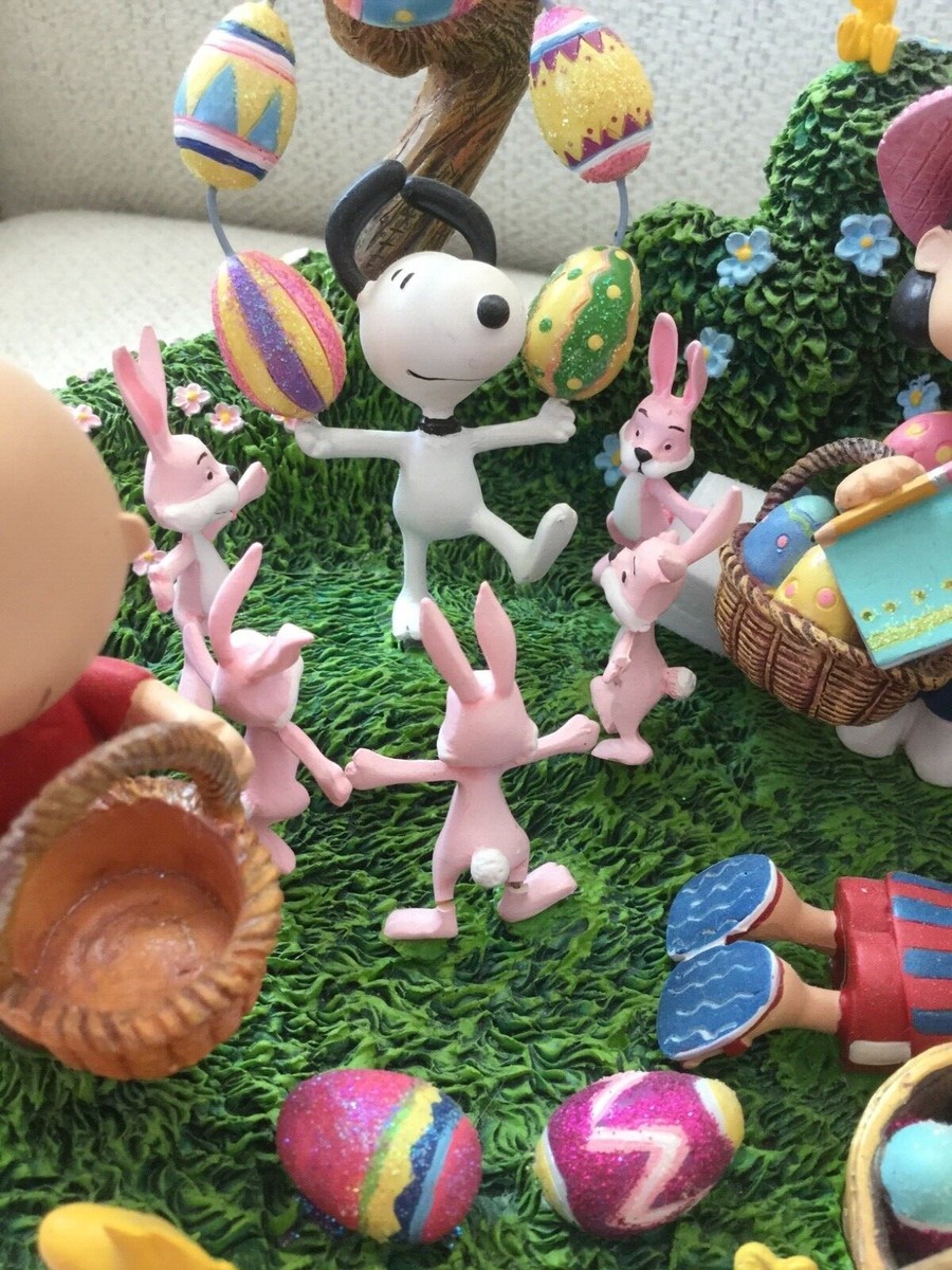 Danbury Mint, features SnoopyPeanuts Gang Egg-stravaganza | eBay Danbury Mint, features SnoopyPeanuts Gang Egg-stravaganza | eBay