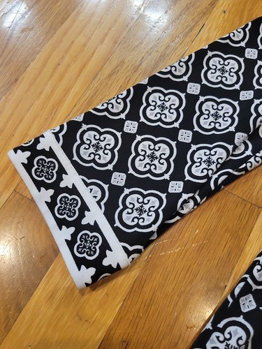 Magnolia Grace Womens Tunic Top Medium Black White Print 3/4 Sleeve Knit - 第 2/8 張圖片