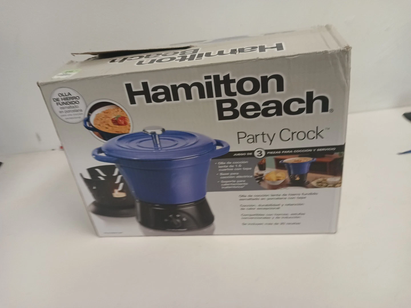 NEW Hamilton Beach Party Crock Set 1.5 Qt Blue Porcelain Enameled Cast Iron (VC)