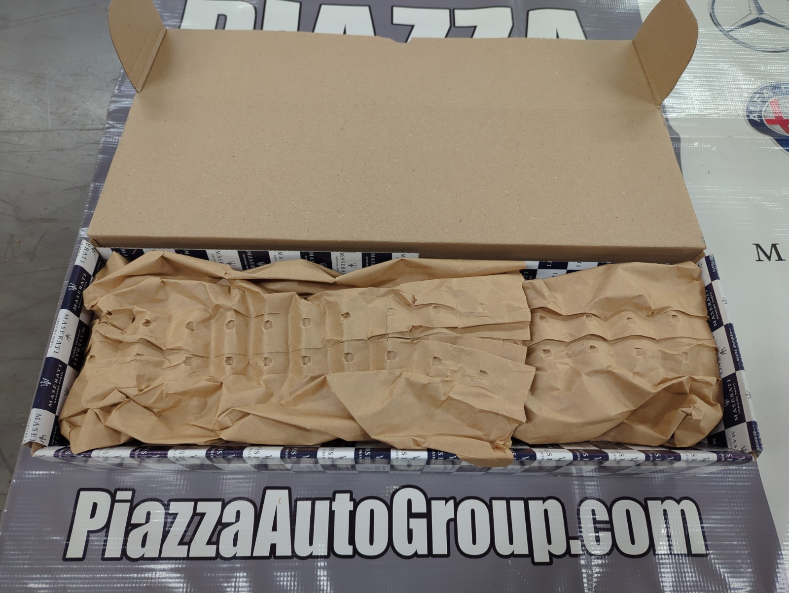 OEM Maserati Right-Hand Door Panel Trim Ebano, Ghibli, Levante, QP, 673000350