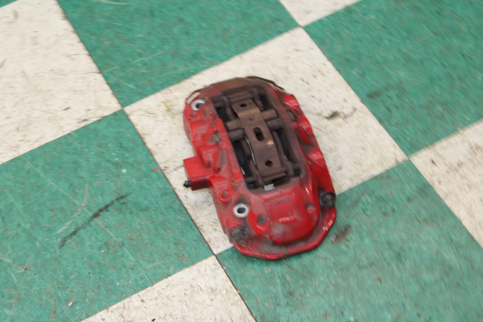 Maserati Ghibli 2014-2017 Front Right Brake caliper Red