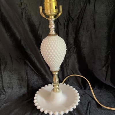 Vintage MCM White Milk Glass Hobnail Boudoir Nightstand Table Lamp w Tray