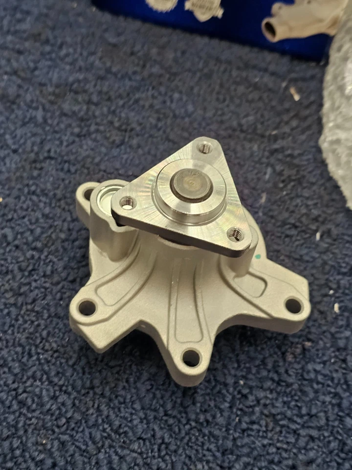 Bomba de agua del motor T1229 para Scion-xa 04-06 Echo 00-05 Prius 01-09 Yaris 06 Foto 2 de 4