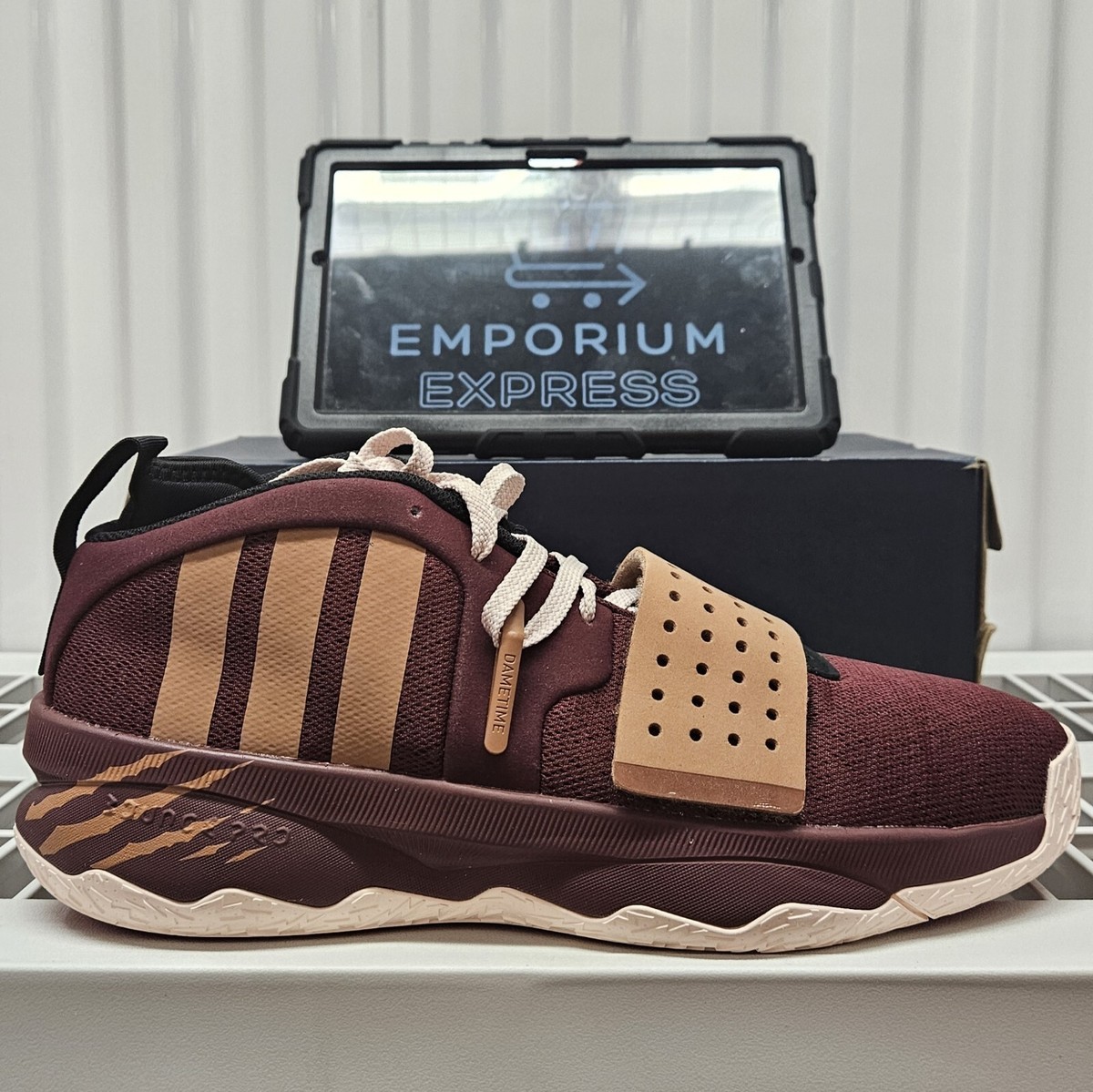 adidas DAME 8 EXTPLY Legends Unleashed Foo Lion Burgundy
