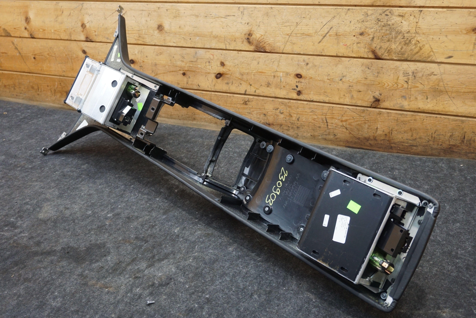 Upper Center Console Armrest Assembly AD43-045C76-AGW Aston Martin Rapide 2011