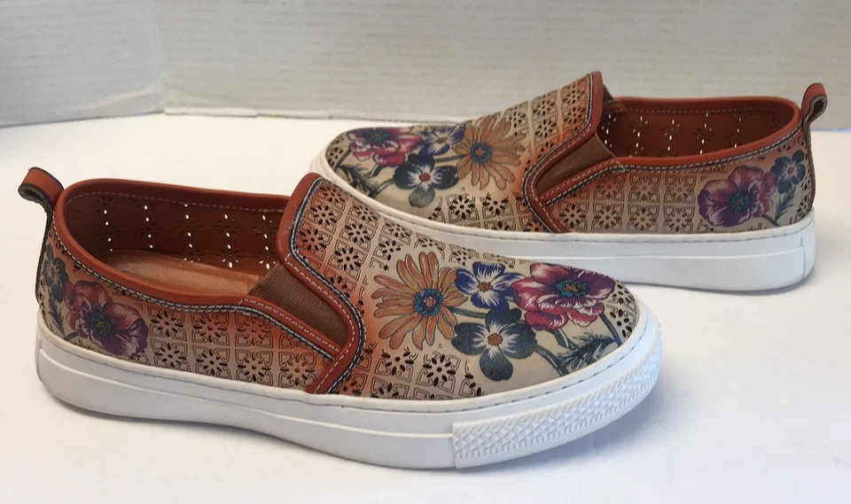 Zapatillas L'Artiste Spring Step Cuero Pintado a Mano Multicolor Florales Talla 8.5M Foto 3 de 4