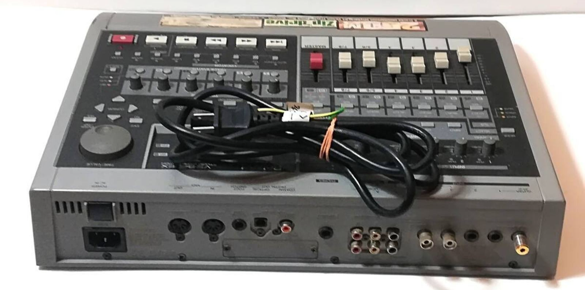 Roland VS 840 Digital Studio Workstation With Ac100v Cable for