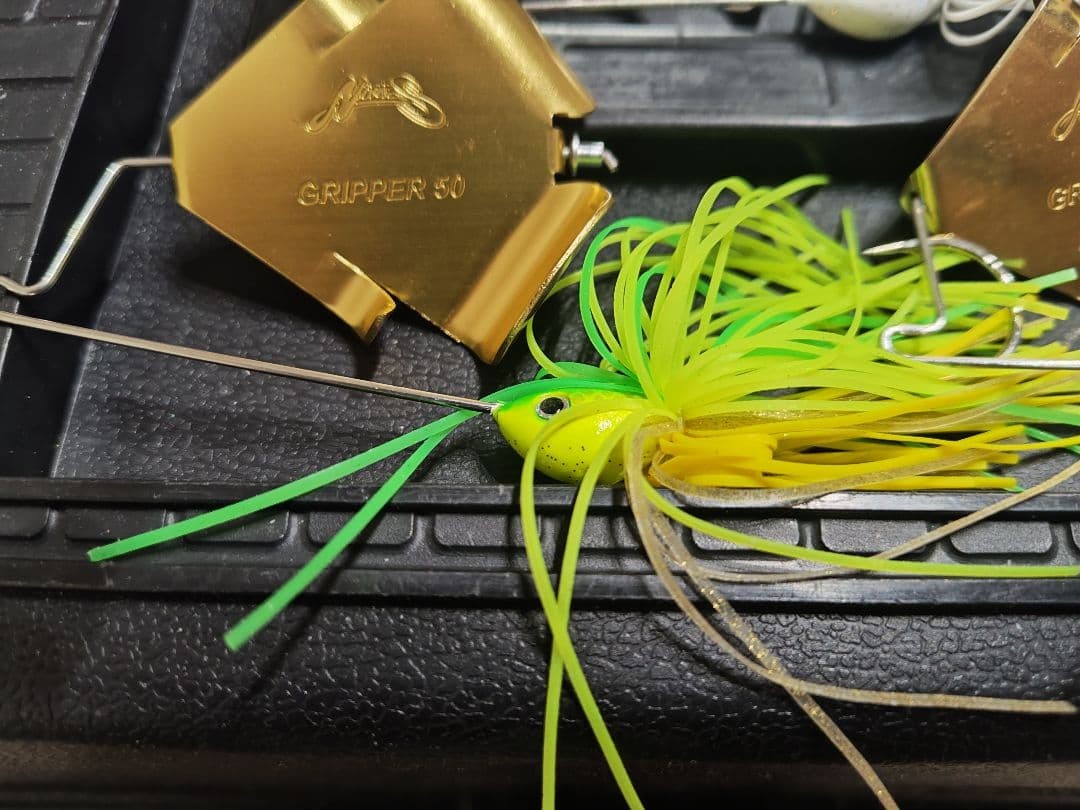 Nories olcano Gripper 50 3/8oz Buzzbait - Image 3