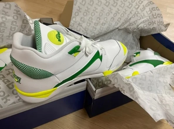 Reebok Court Victory Pump Sneakers for Men for Sale  display picture 1