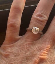 Beautiful classic Solitaire Engagement Ring