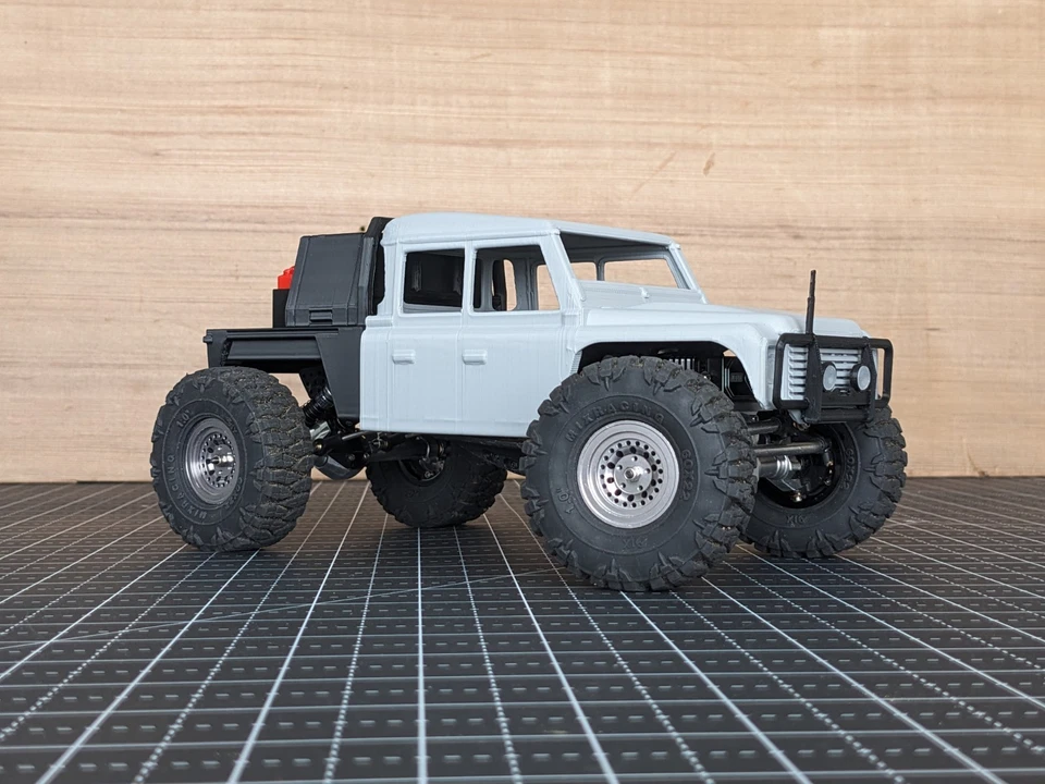 Axial SCX24 1/24 Land Rover Defender 150-155mm RC Body Crawler Overland - Image 2 of 4