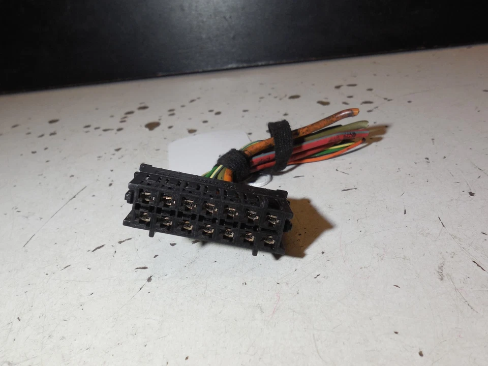 Conector de cable módulo de control de asiento A2205453728 07-13 Mercedes Benz S63 AMG S550 Foto 4 de 4