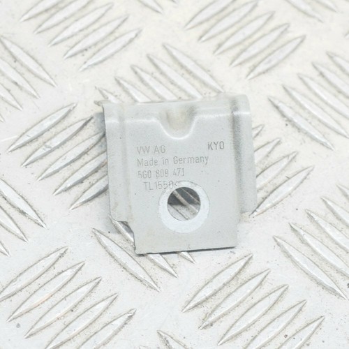 Volkswagen Golf MK7 Kotflügelhalter vorne rechts 5G0809471 221kw 2014