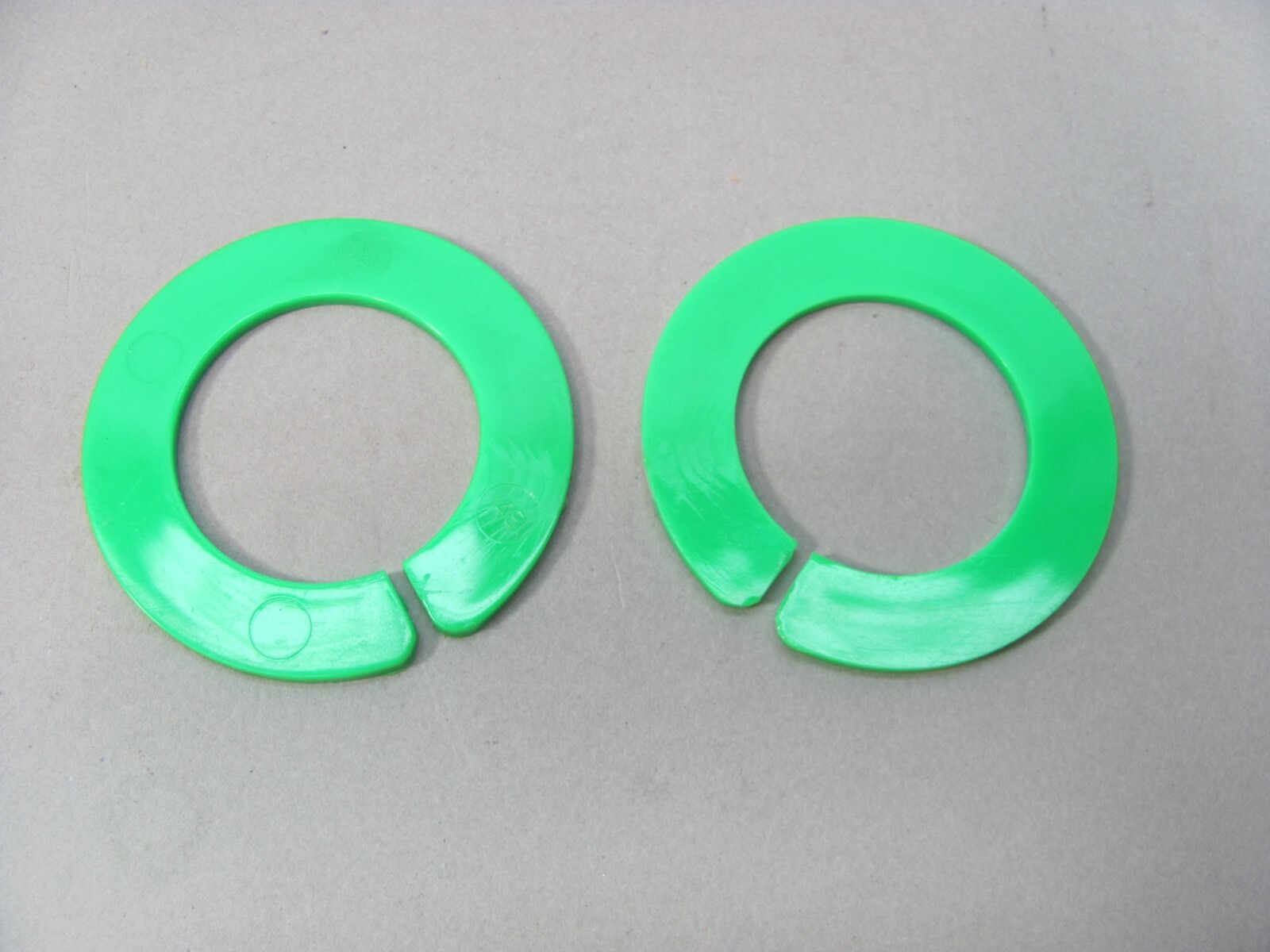 Dyson DC07 Root Cyclone Retainer Clips Set Lime Green-image