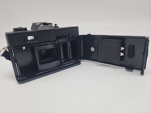 Vintage Time 35mm Film Camera Black Compact Point & Shoot with 50mm Lens & Strap - Picture 7 of 10