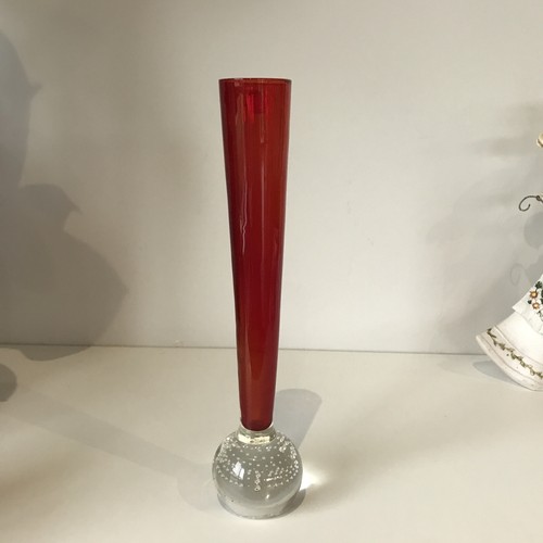 Controlled Bubble Ruby Red Bud Vase 25cm Tall - Picture 8 of 9
