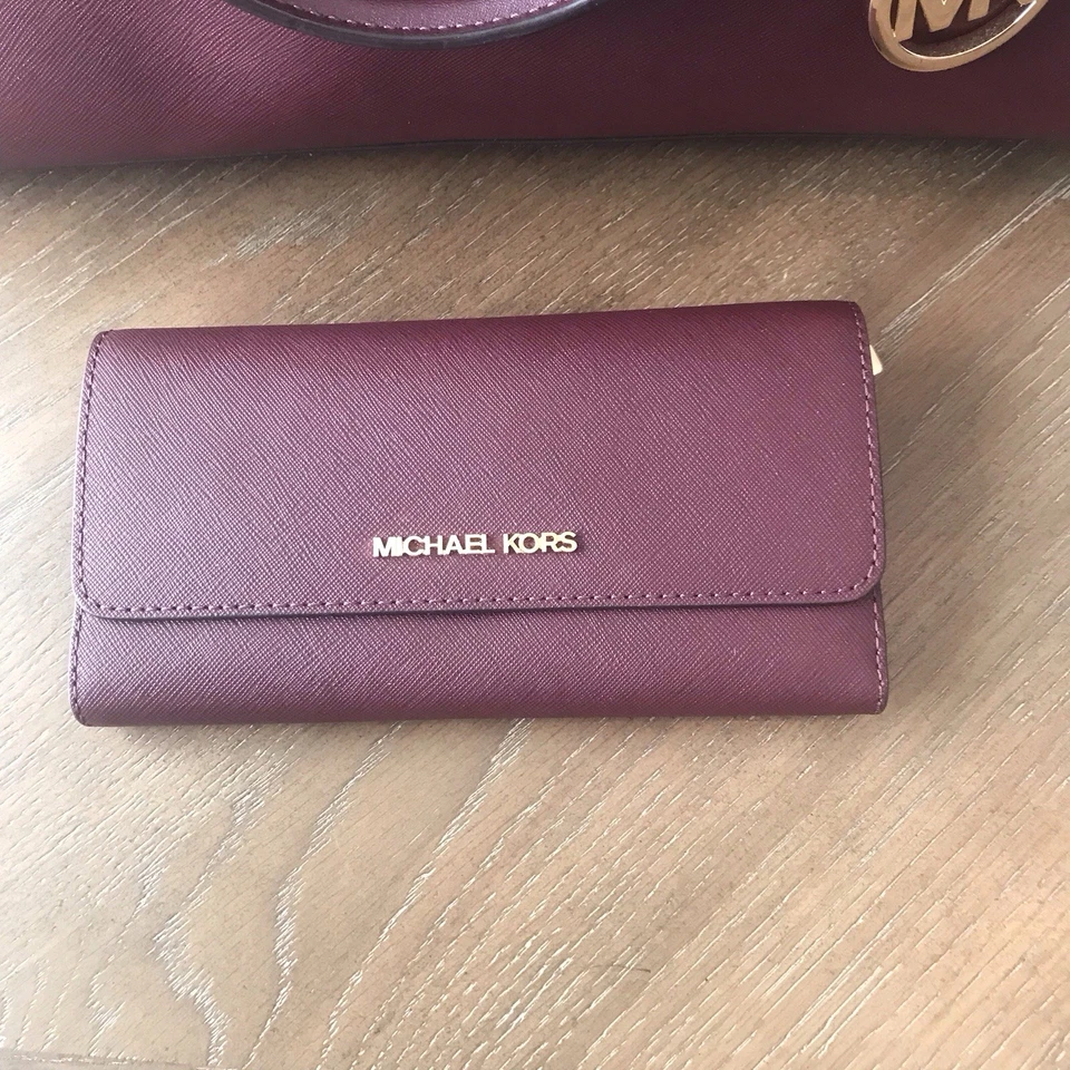 Cartera Michael Kors Saffiano Cuero Borgoña Con Cartera A Juego Nueva Foto 2 de 4