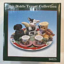 Young's Collectables HEY DIDDLE DIDDLE TEA SET, With Box 30325 