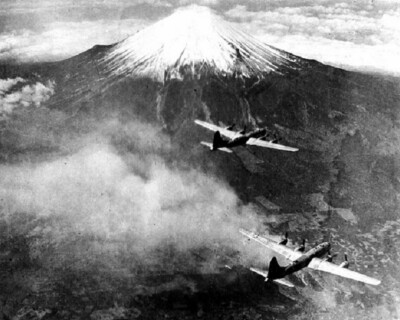 Formation of Boeing B-29 Superfortresses over Mt Fuji 8x10 WW2 WWII Photo 716