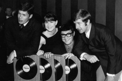 The Seekers 4x6 Foto Judith Durham Athol Guy Pop Group Gold Records