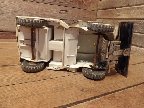 VINTAGE Tonka Pressed Steel Jeep - PARTS! - Picture 10 of 12