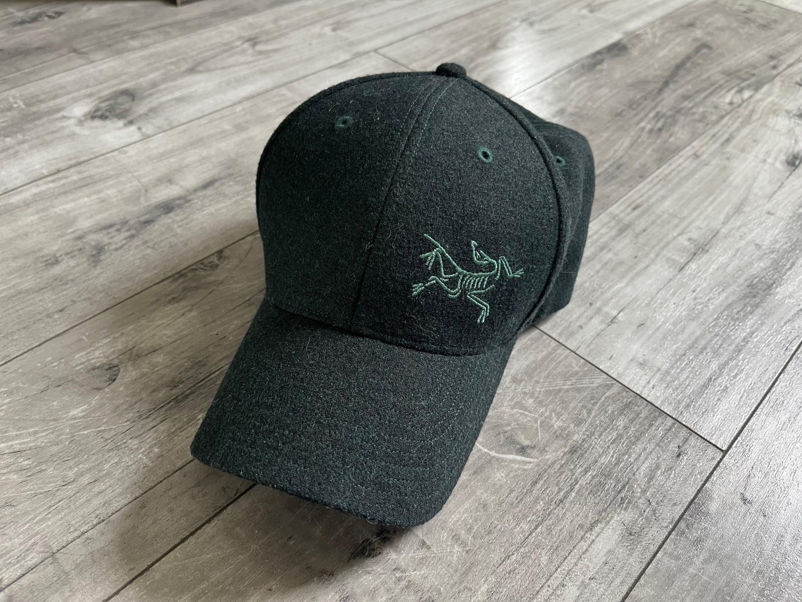 Men's Arc’teryx Wool blend Deep Green Embroidered Bird Hat Cap sz S/M