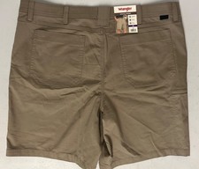 NEW WRANGLER Men's Utility Short Stretch Zip Cargo Pocket Flex Waistband TAN 40