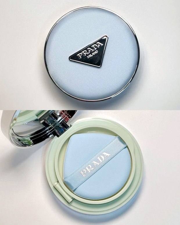新品　PRADA 限定色ブルーパッケージ　クッションファンデーション　未開封 Prada Reveal Mesh Cushion Foundation Blue Case Edition LC5 LN10