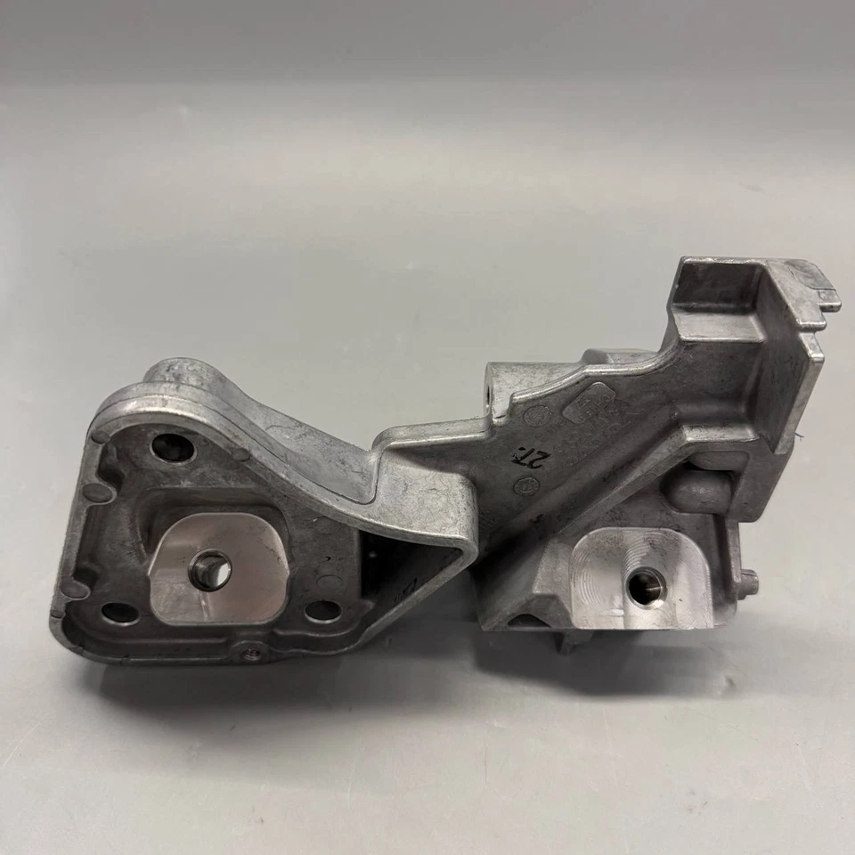 Genuine Volvo Engine Mount Bracket (Front) - 8670393 - Image 3 of 4