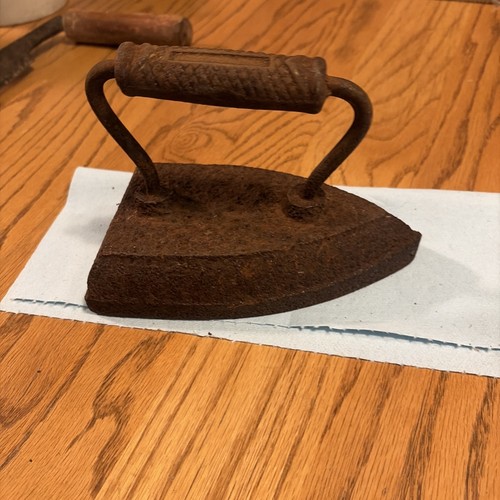 Vintage Old Rusted Metal Handle Flat Iron