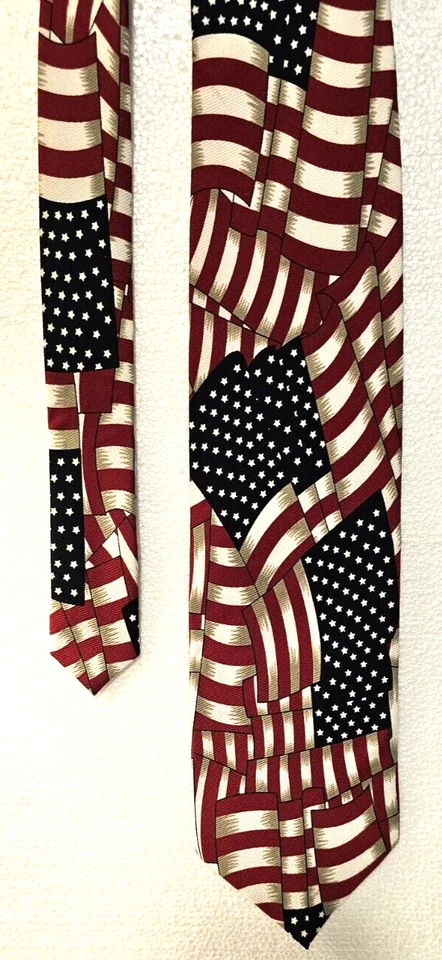 Corbata Romario Manzini Bandera Americana Rojo Blanco Azul 57" Poliéster Foto 2 de 4